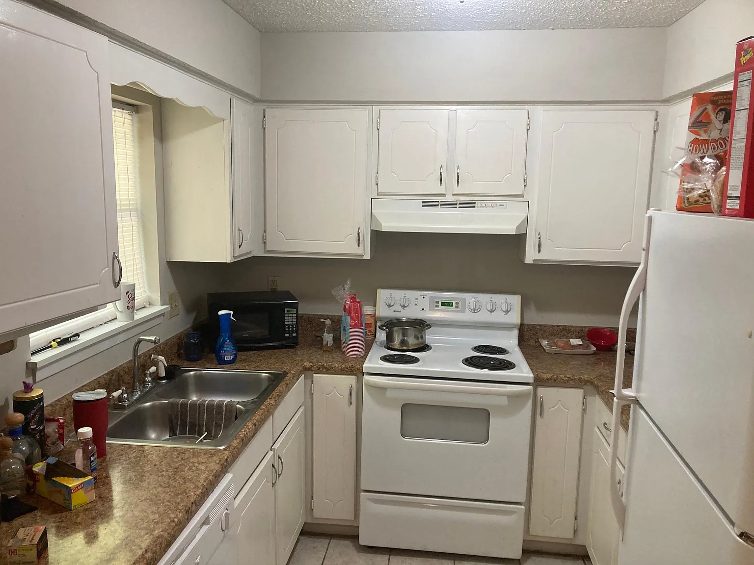 2 bed, 1.5 bath, 1064 sqft, $975 — Photo 3