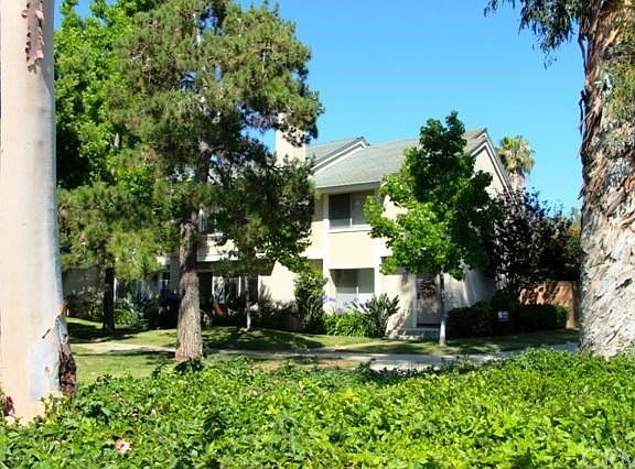 2nd image of 120 Briarwood #110