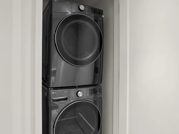 306 East 15th Street image 9 of 12