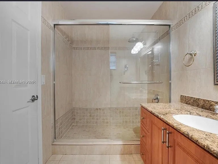 3643 Estepona Ave #B28-A — Photo 7