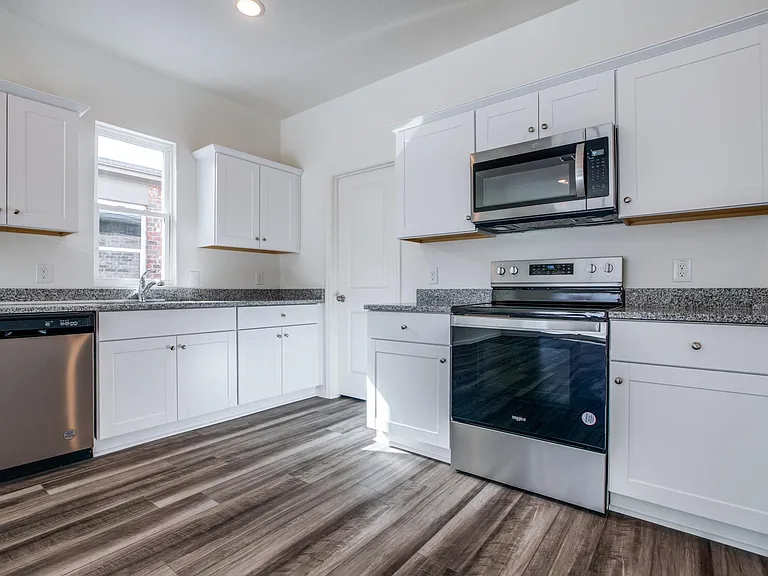 2621 Silver Leaf Ln — Photo 12