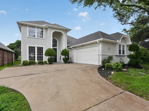 909 Saint Andrews Pl, Desoto, TX 75115