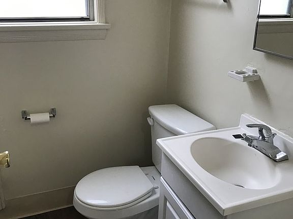 5th image of 4434 Linden Ave APT 2
