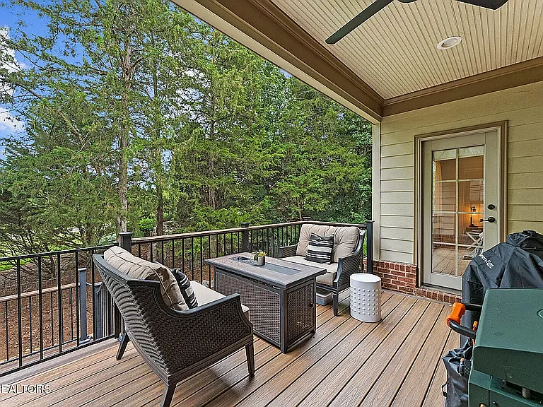 9607 Levens Way — Photo 23