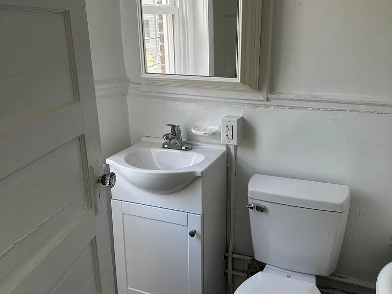 2806 W Cary St — Photo 5