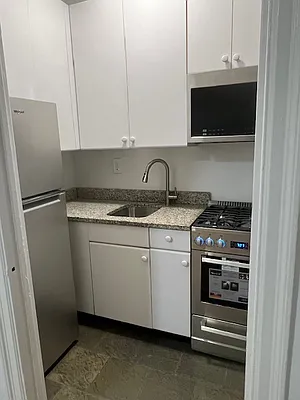Rented by Buchbinder & Warren | media 18