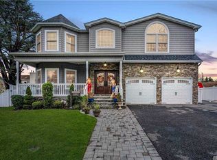 1894 Gardenia Ave, Merrick, NY 11566