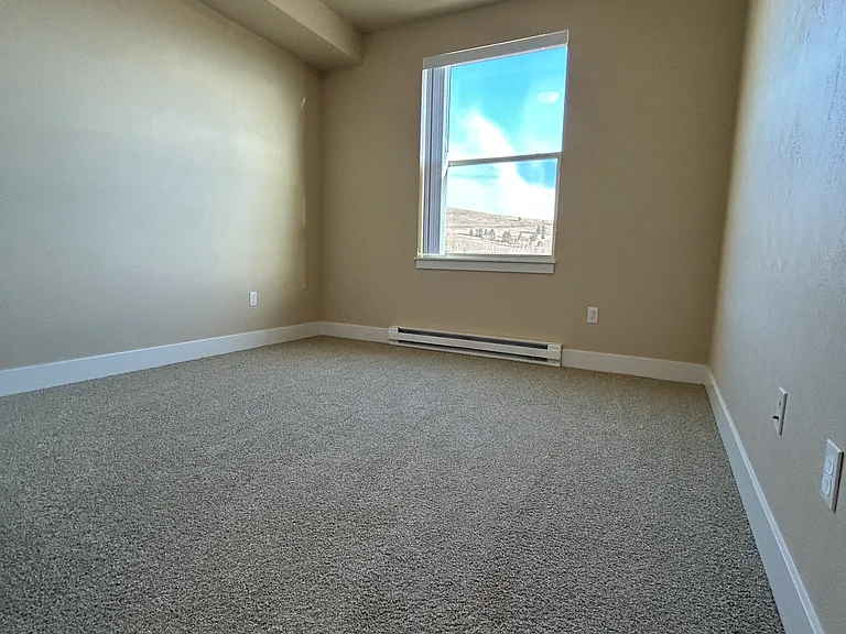 986 SQ. FT.
2 bed 2 bath
Second Bedroom