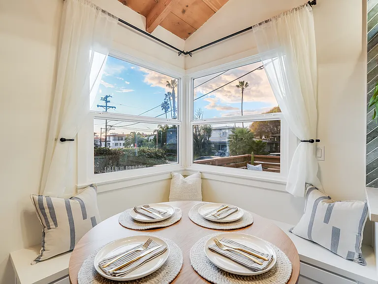 325 W Avenida Palizada — Photo 10