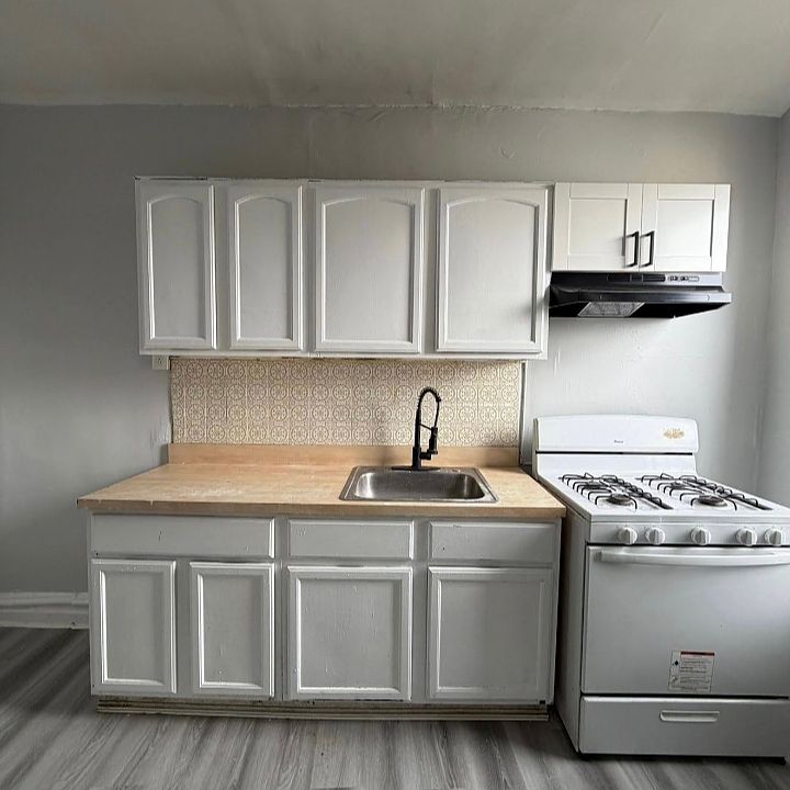 1st image of 160 Ellis Ave APT 4