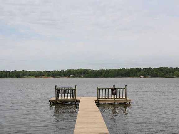 4th image of 996 County Road 2920