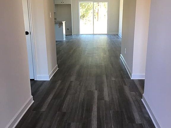 5th image of 122 Wood Trace Dr