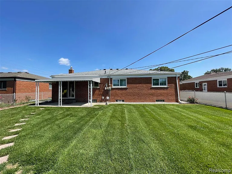32827 Dover Ave — Photo 69