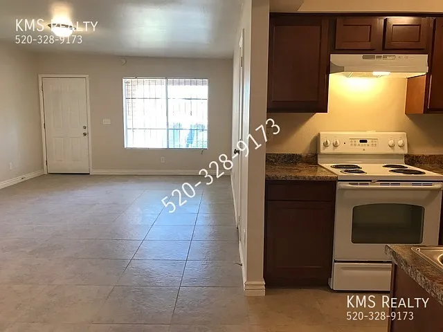 3 Bedroom 2 Bath Duplex - Owner/Agent — Photo 4