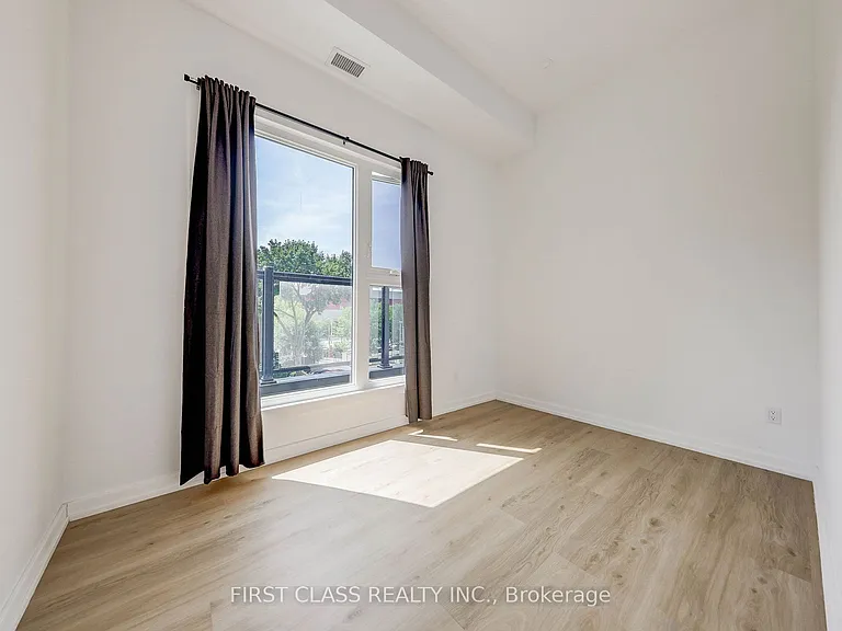 364 Huron St #301 — Photo 3