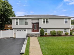 88 Locust Ave, North Providence, RI 02911