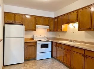 233 School Ave #207, Excelsior, MN 55331