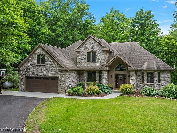 2nd image of 9867 Rainbow Ridge Dr
