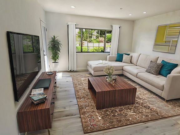 3rd image of 3422 Glenalbyn Dr APT 1