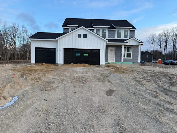 7641 Clementine Ave, Byron Center, MI 49315