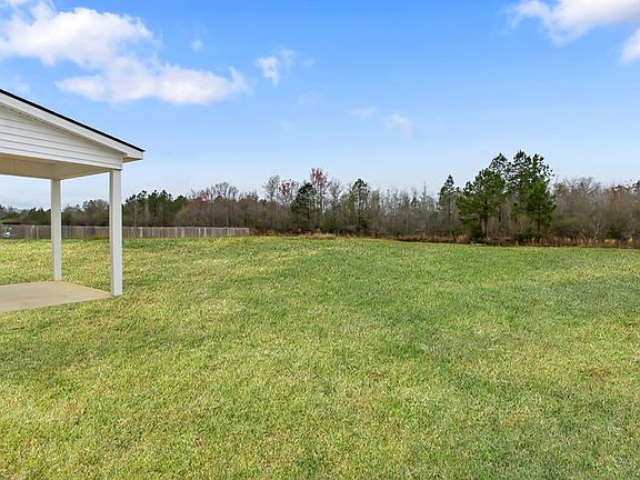 4th image of 258 Summerhill Dr