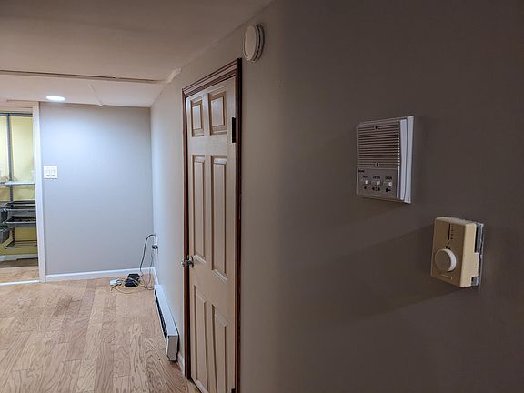 2nd image of 4906 W Hutchinson St #Basement
