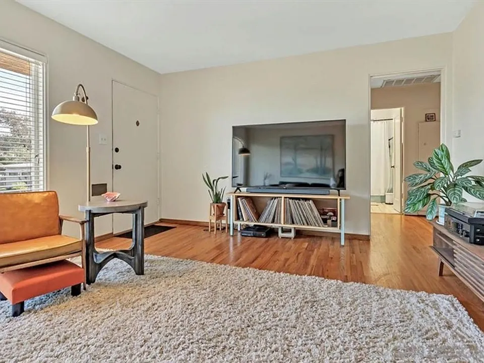 6465 Julie St