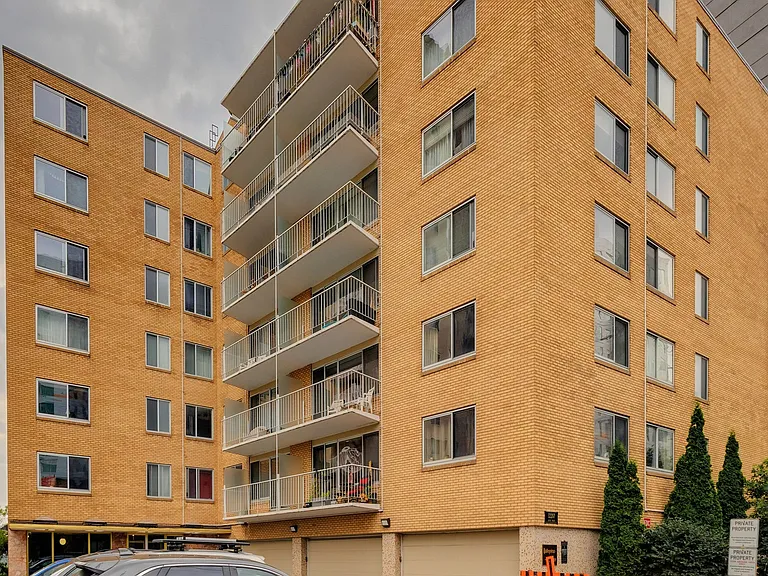 12207 Jasper Ave NW — Photo 35