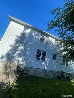 3rd image of 523-525 Fairview St