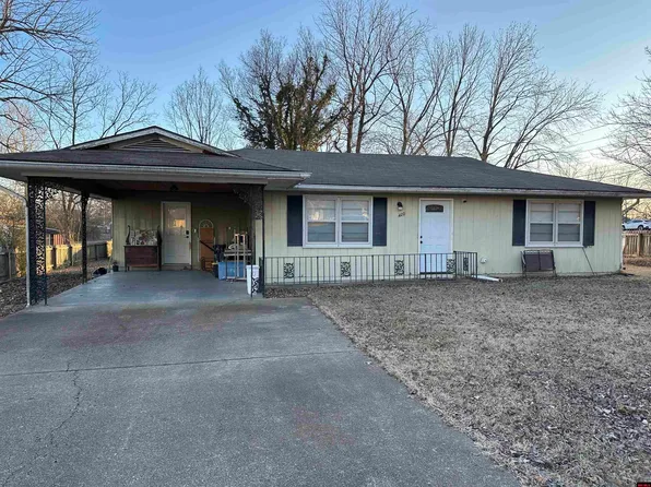 420 E 4th St, Mountain Home, AR 72653