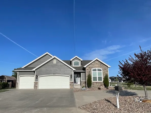 316 Hartman St, Russell, KS 67665