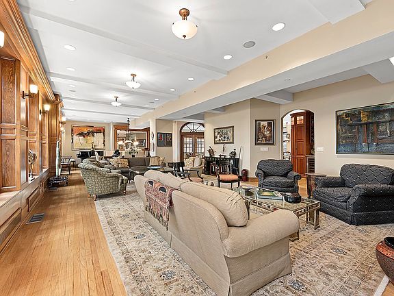 5th image of 315 W 36th St #15AB