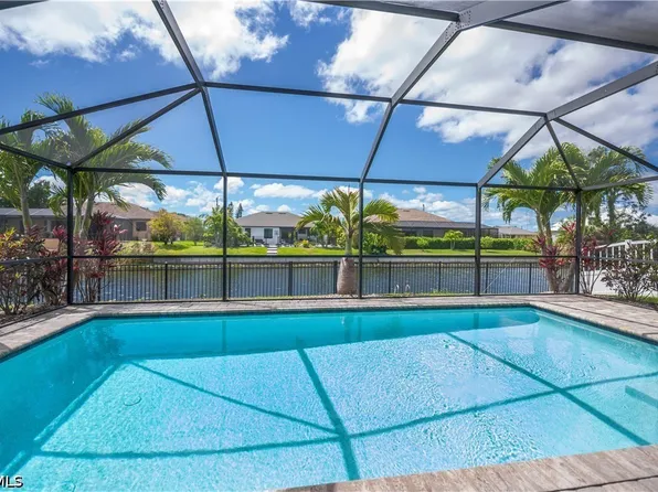910 SW 12th Ter, Cape Coral, FL 33991