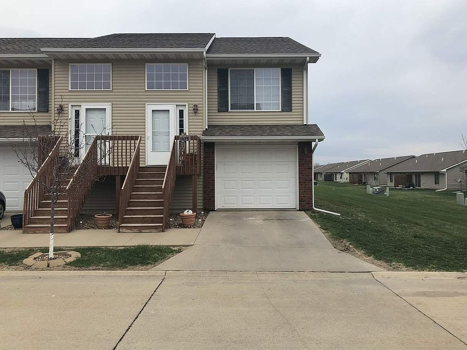 2nd image of 1475 Easton Ln