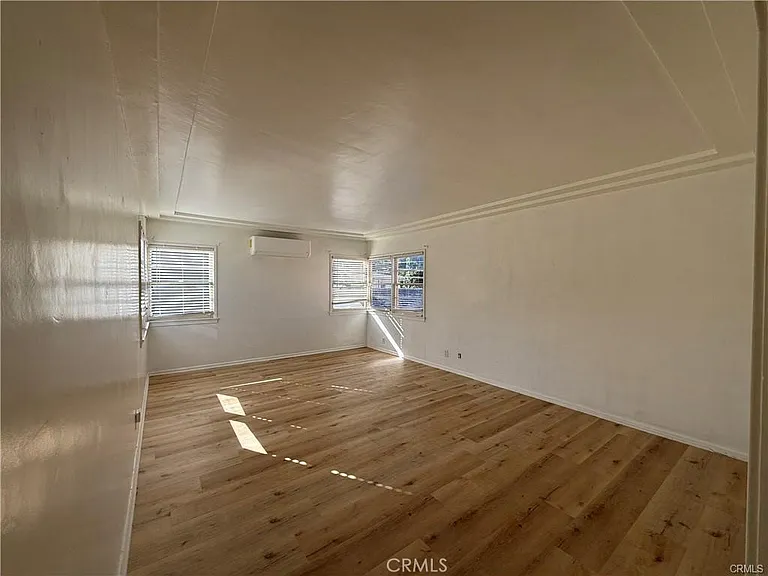 4343 Laurel Canyon Blvd — Photo 11