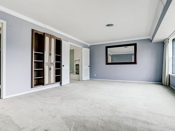 3rd image of 410 Woodvine Dr