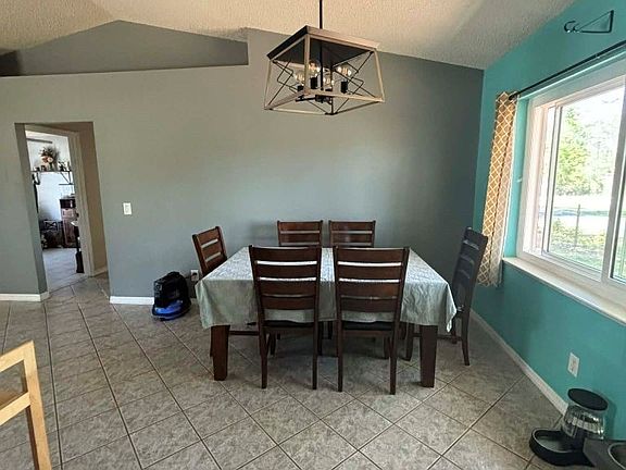 5th image of 828 Great Pine Point