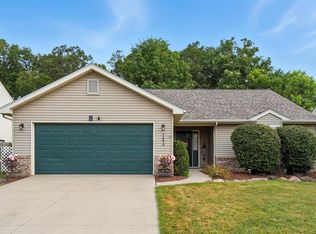 12614 Ivanhoe Ln, Fort Wayne, IN 46814