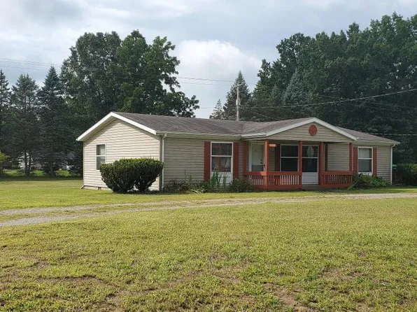 523 W Walnut St, Saint Charles, MI 48655