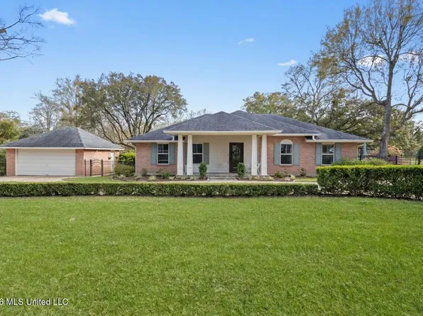 1402 Calhoun Ave, Ocean Springs, MS 39564