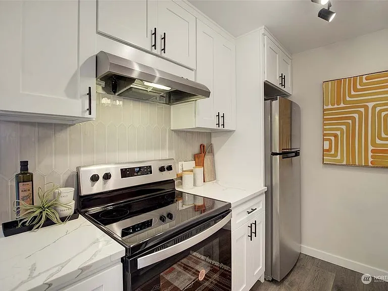 400 Melrose Ave E #302 — Photo 8