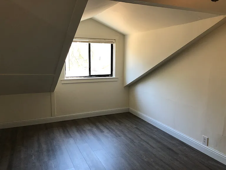 352 Clark Way — Photo 11