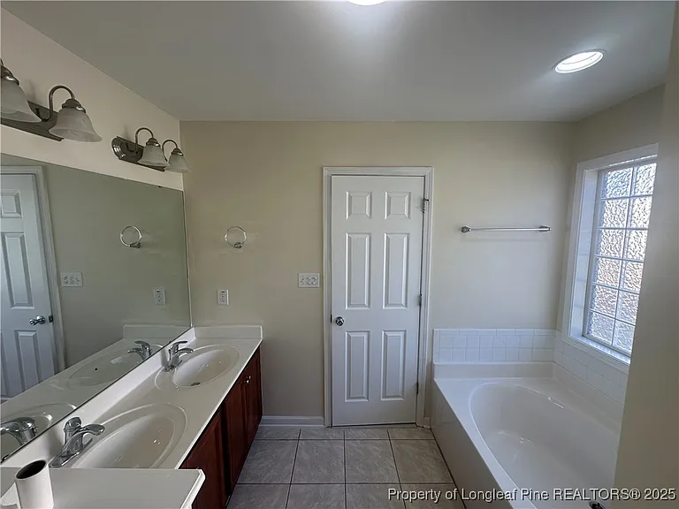 5724 Crepe Myrtle Dr — Photo 21