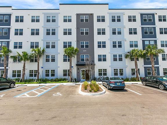 3rd image of 5579 Millenia Park #121