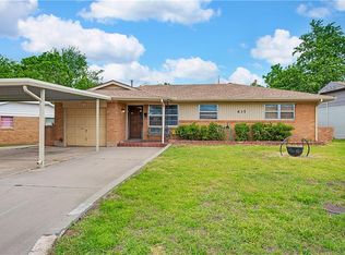 635 SW 3rd St, Moore, OK 73160