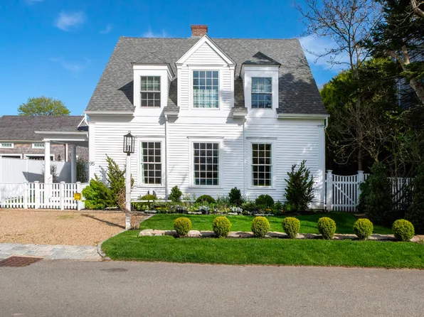 95 School St, Edgartown, MA 02539