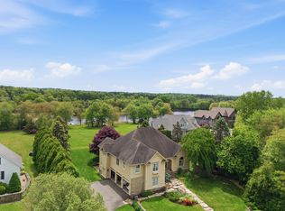 3 Sandpiper Dr, Westport, MA 02790