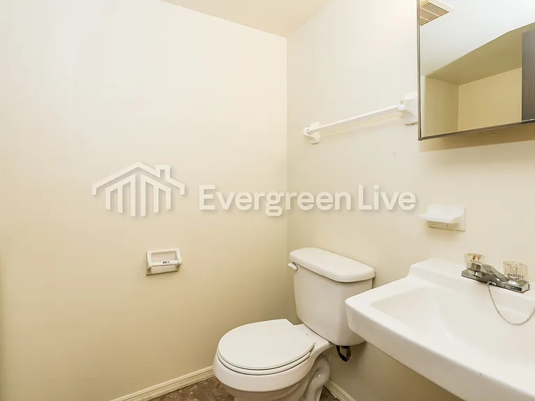 8027 Mount Hood Dr — Photo 4