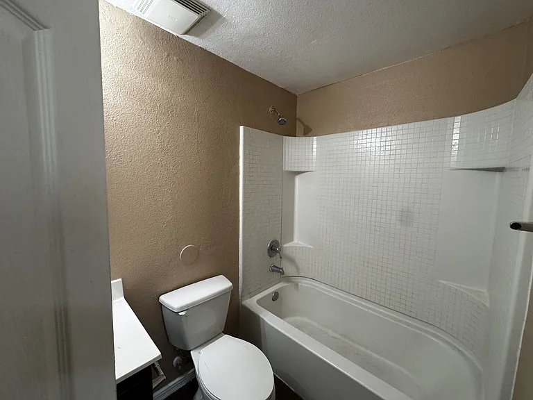 2521 Robert Wynn St #1 — Photo 7