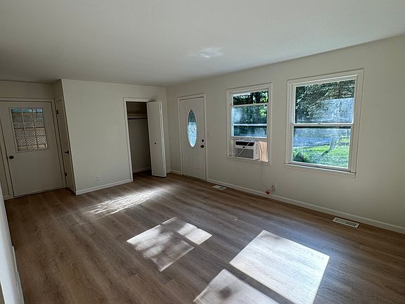 3rd image of 18066 Meyers Dr